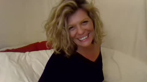 Hailey online show from 01.12.25