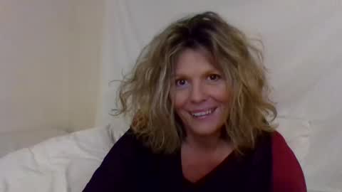 Hailey online show from 02.10.25