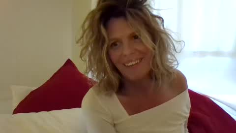 Hailey online show from 02.11.25