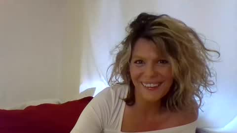 Hailey online show from 03.11.25