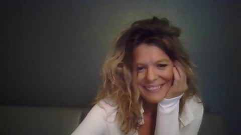 Hailey online show from 10.05.25