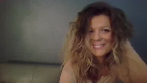 Hailey online show from 12.13.25