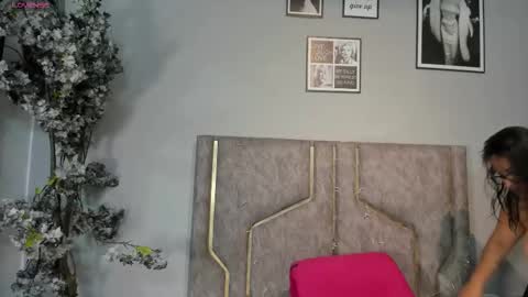 haileystonei online show from 01.10.26