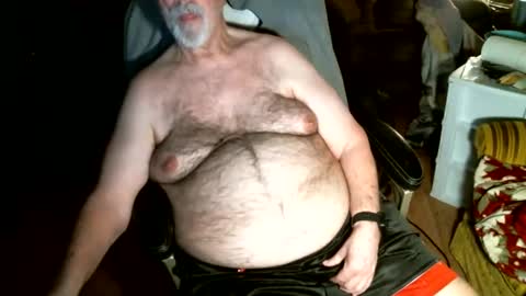 Snapshot of hairybear813 chatting on 03.01.26 hairybear813 online show from 03.01.26