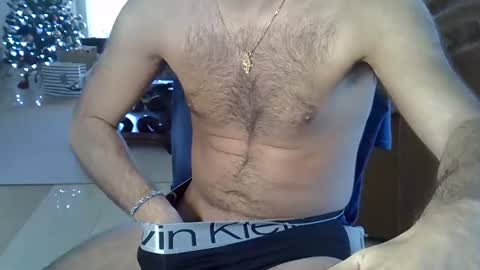 Snapshot of hairydaduncut chatting on 12.23.24 hairydaduncut online show from 12.23.24