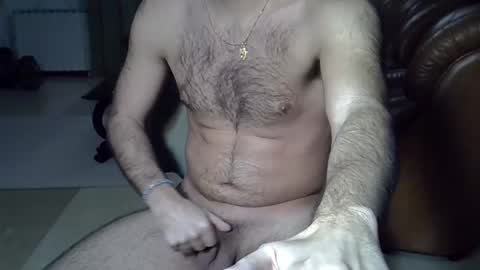 Snapshot of hairydaduncut chatting on 03.01.25 hairydaduncut online show from 03.01.25