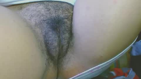 Snapshot of hairygirl83 chatting on 05.06.26 hairygirl83 online show from 05.06.26