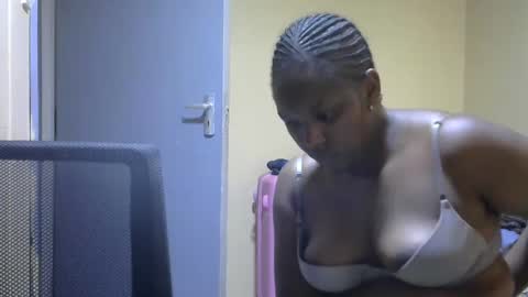 hairypussybigassy001 online show from 01.28.25
