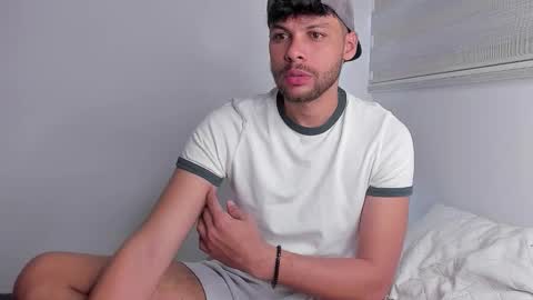 Independent       model  online show from 02.13.26