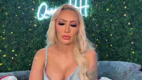 Halia Hill online show from 04.17.26