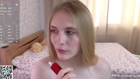 Snapshot of halie_cross chatting on 01.12.25 Nellie online show from 01.12.25