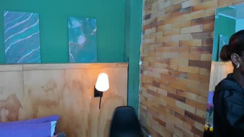 Halley Lorens online show from 02.08.26