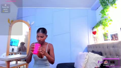 Halley Lorens online show from 02.09.26