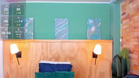 Halley Lorens online show from 02.28.26