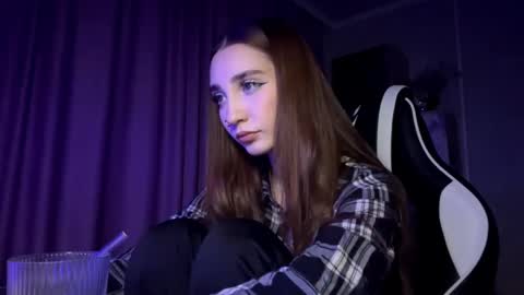 Holly online show from 11.21.25