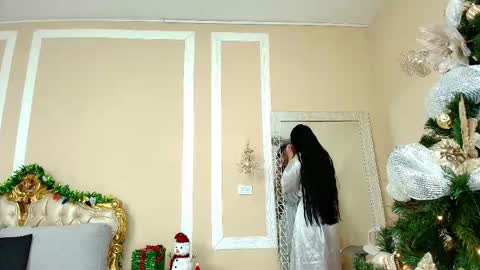 Hallie Stone online show from 12.21.25