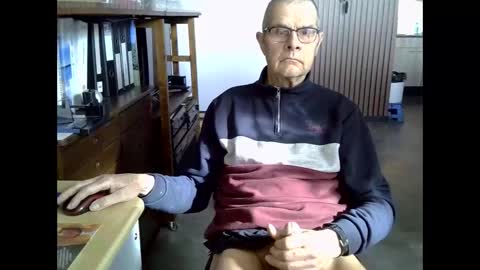 Prefer men 80 online show from 02.17.26