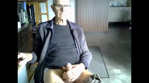 Prefer men 80 online show from 03.15.26