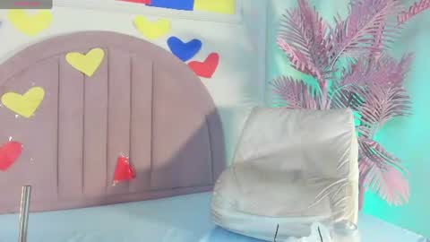 Snapshot of hanaahquinn chatting on 06.17.26 hanaahquinn online show from 06.17.26
