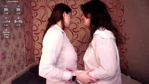 Snapshot of hanalif chatting on 02.11.26 Blair and Ethel online show from 02.11.26