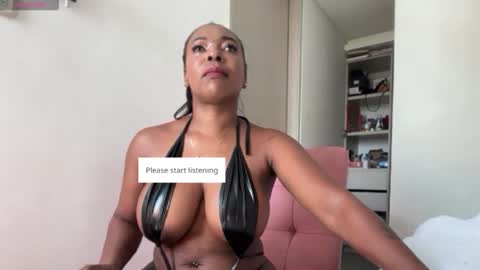 Snapshot of hanarosio1994 chatting on 11.02.25 Hana online show from 11.02.25