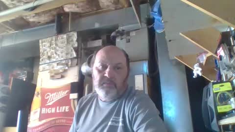 Snapshot of handiemanhere chatting on 10.05.25 naked man online show from 10.05.25