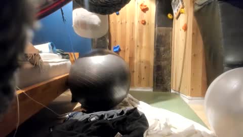 handncocknocum online show from 02.11.25