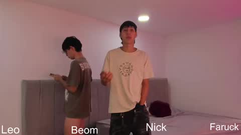 leonardfarrucknick and otis online show from 09.12.25