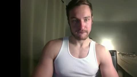 Snapshot of handsumhung chatting on 12.04.25 handsumhung online show from 12.04.25