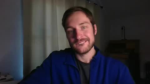 Snapshot of handsumhung chatting on 12.15.25 handsumhung online show from 12.15.25