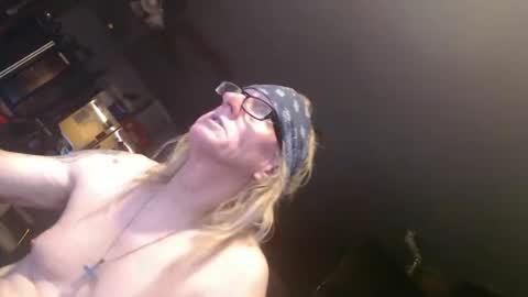 handystud33 online show from 03.15.26