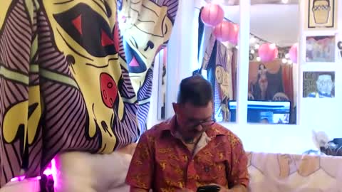 Snapshot of hankrams chatting on 12.23.24 hank rams online show from 12.23.24