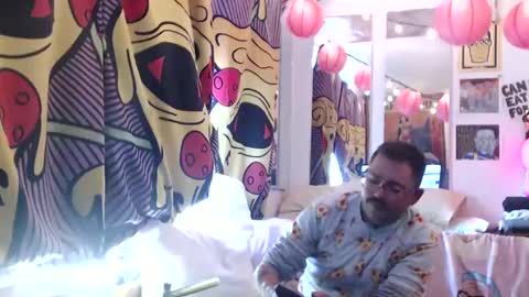 Snapshot of hankrams chatting on 09.16.25 hank rams online show from 09.16.25