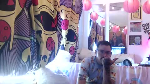 Snapshot of hankrams chatting on 09.20.25 hank rams online show from 09.20.25