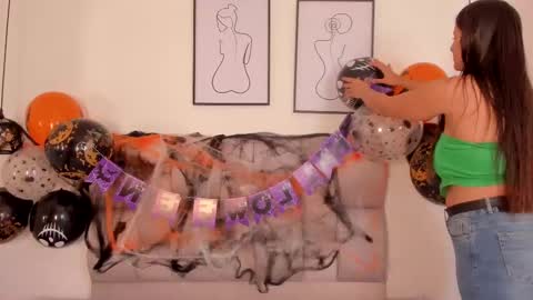 Snapshot of hanna__evans_ chatting on 10.23.25 hanna__evans_ online show from 10.23.25