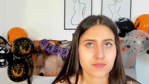 Snapshot of hanna__evans_ chatting on 10.29.25 hanna__evans_ online show from 10.29.25