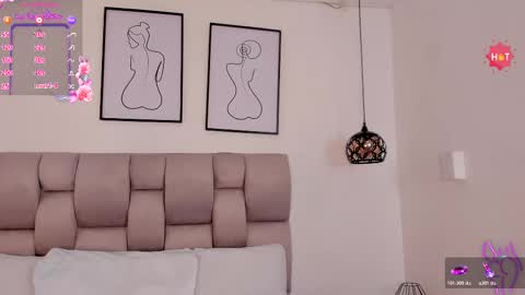 Snapshot of hanna__evans_ chatting on 11.19.25 hanna__evans_ online show from 11.19.25