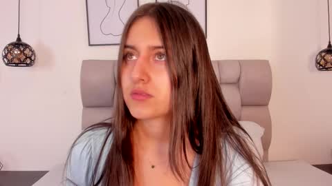 Snapshot of hanna__evans_ chatting on 11.25.25 hanna__evans_ online show from 11.25.25