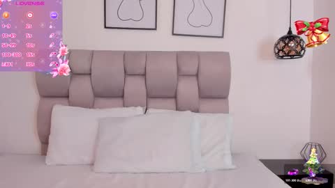 Snapshot of hanna__evans_ chatting on 11.26.25 hanna__evans_ online show from 11.26.25