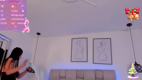 Snapshot of hanna__evans_ chatting on 12.17.25 hanna__evans_ online show from 12.17.25