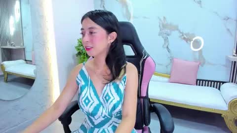 Snapshot of hanna_cutte_ chatting on 10.29.25 Hanna online show from 10.29.25