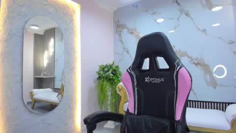 Snapshot of hanna_cutte_ chatting on 11.01.25 Hanna online show from 11.01.25