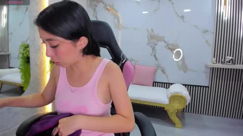 Snapshot of hanna_cutte_ chatting on 11.17.25 Hanna online show from 11.17.25