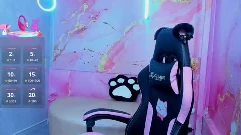 Snapshot of hanna_cutte_ chatting on 11.18.25 Hanna online show from 11.18.25