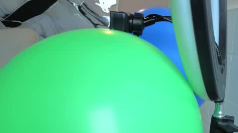 hanna_goldenst online show from 12.19.25