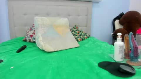 hanna_hornyx20 online show from 07.12.26