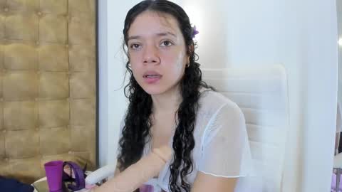 Snapshot of hanna_jadidi chatting on 02.18.25 Hanna online show from 02.18.25