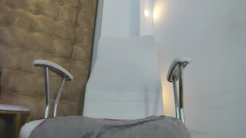 Snapshot of hanna_jadidi chatting on 03.12.25 Hanna online show from 03.12.25