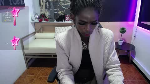 Snapshot of hanna_lamber chatting on 12.11.24 hanna_lamber online show from 12.11.24