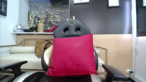 Snapshot of hanna_lamber chatting on 02.05.25 hanna_lamber online show from 02.05.25